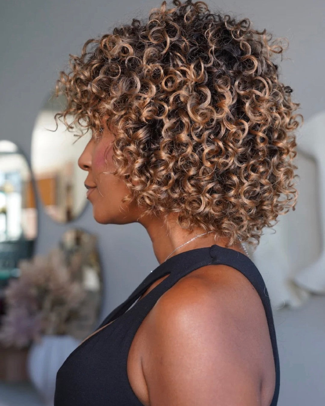 Wear & Go Short Ombre Dark Golden Blonde Brazilian Curly Wig