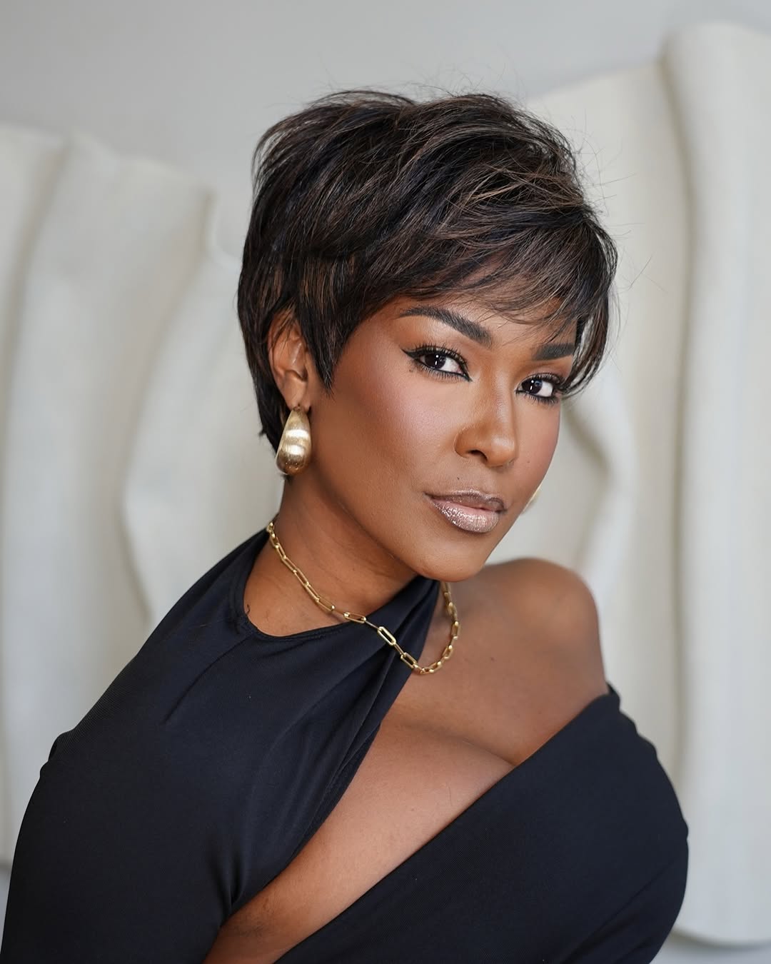 Light Brown Highlighted Pixie Cut Bangs Wig