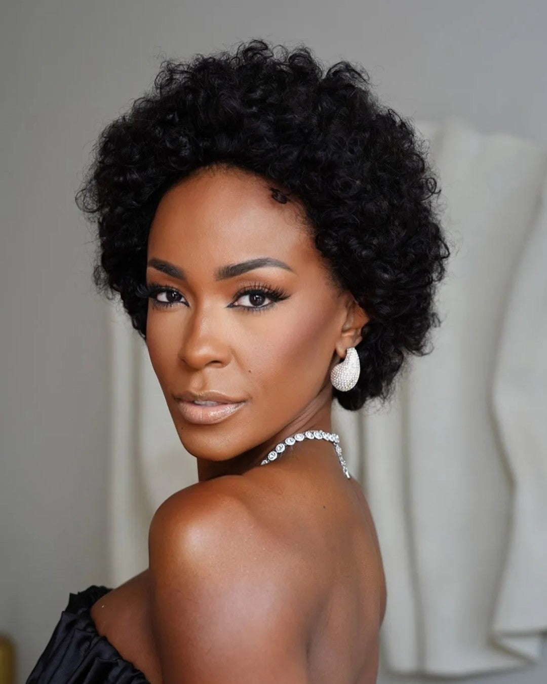 Wet-on and voluminous wavy curly afro wig