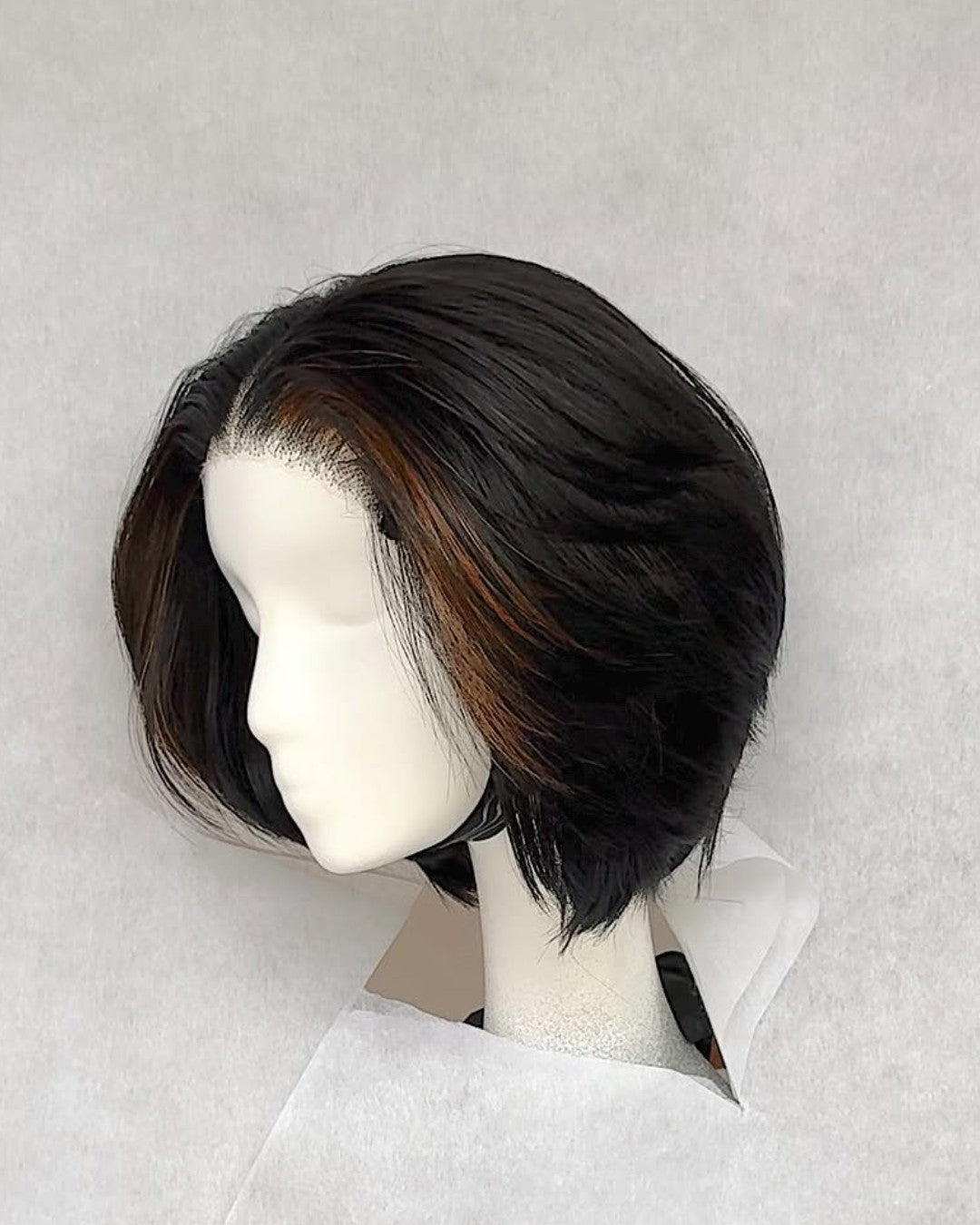 Middle Part Silky Straight Bob With Blonde Highlight Lace Closure Wig