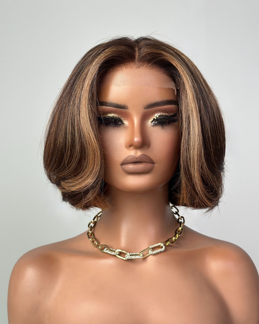 P4/27 Highlights Blowout Wavy Short Bob 5x5 Lace Closure Wig